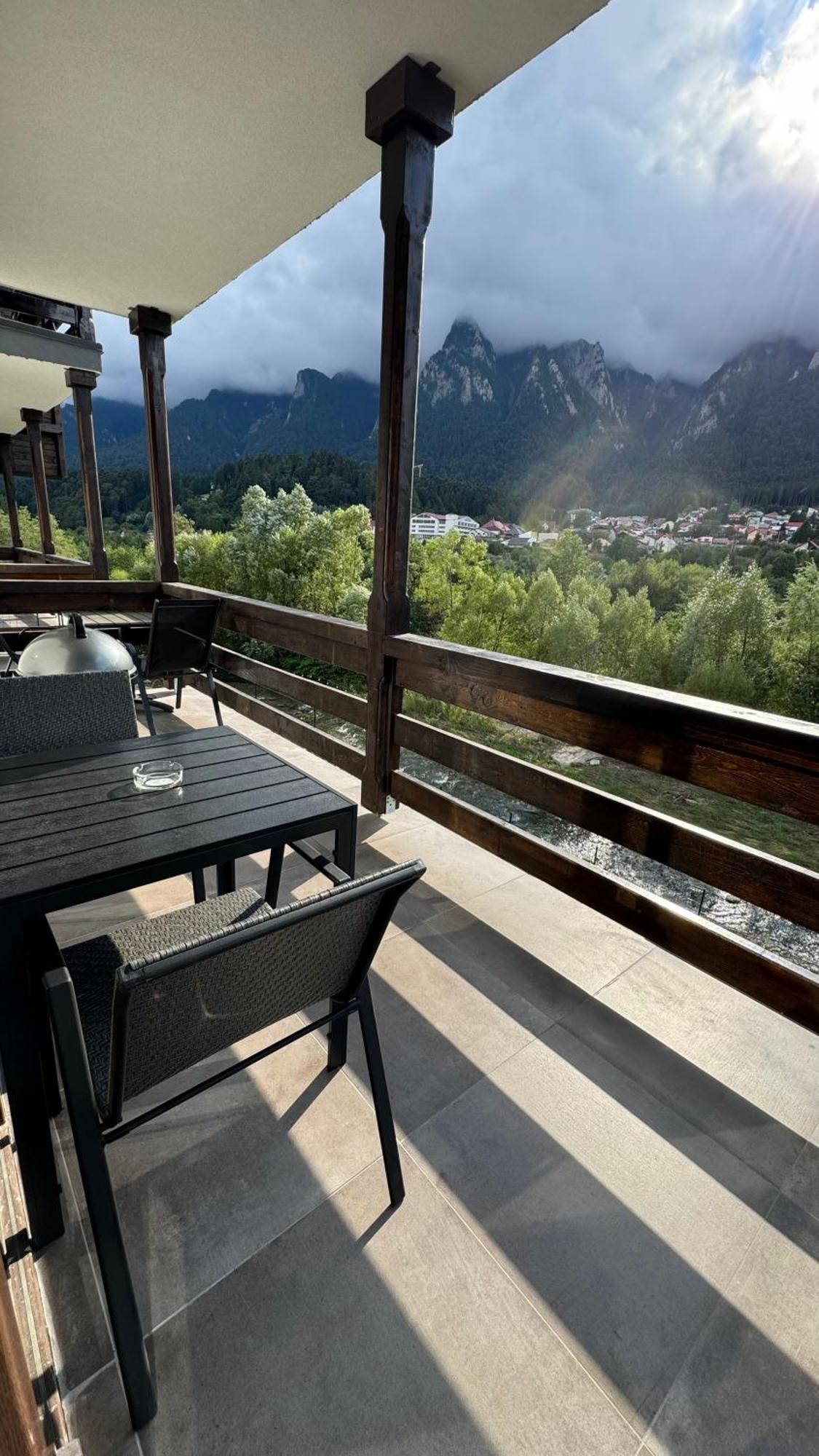 Busteni Mountain View Suites By The River - Ev Plug ภายนอก รูปภาพ